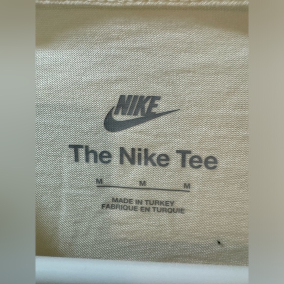 NIKE SPORTSWEAR TEE size M - Picture 5 of 7